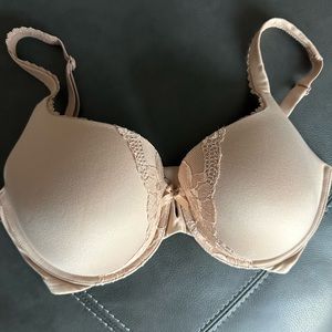 Victoria’s Secret Body by Victoria Padded Coverage Bra